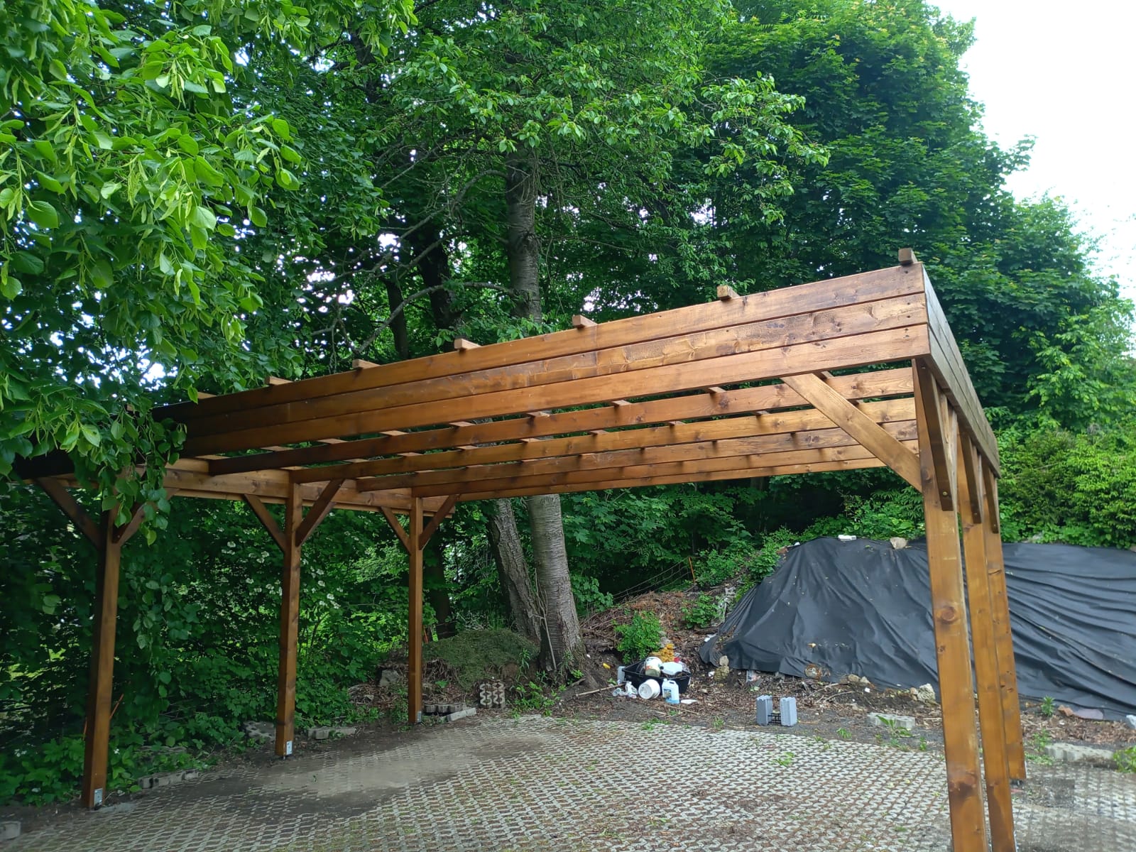 Das Dach im Garten sollte nicht enttäuschen